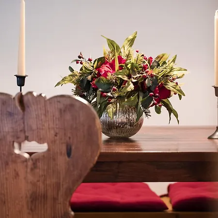 Altes Von 1756 - Straussengut *