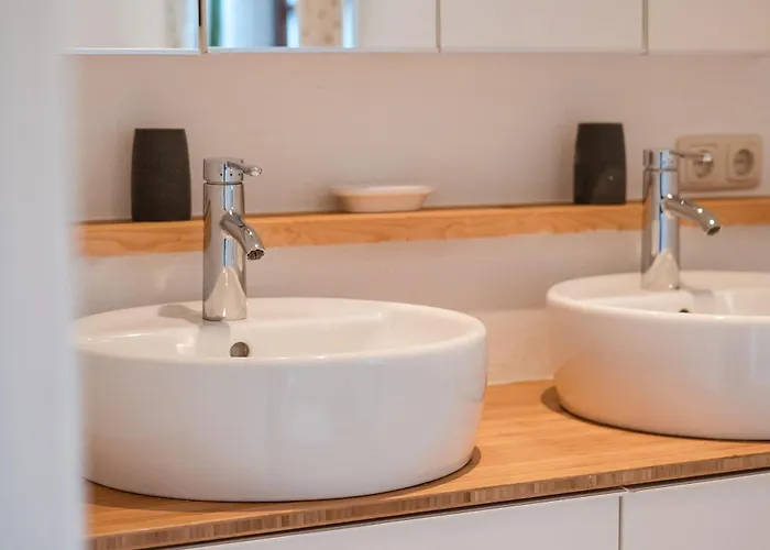 Altes Von 1756 - Straussengut Apartman