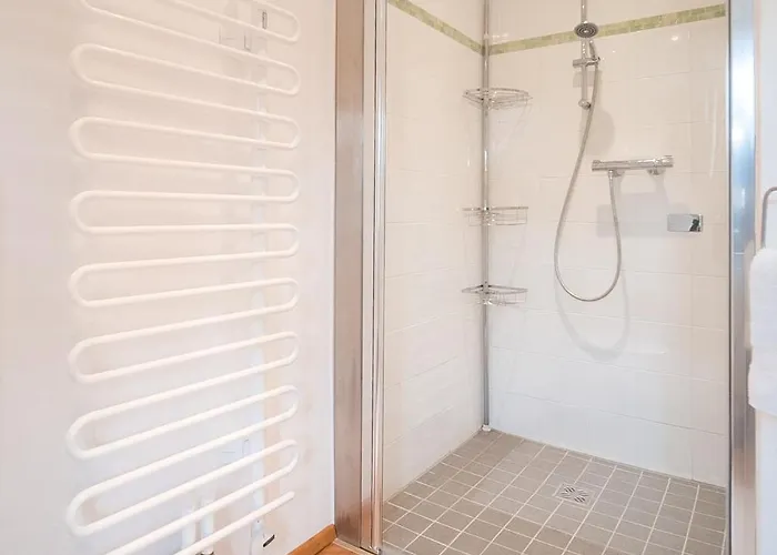 Altes Von 1756 - Straussengut Apartman